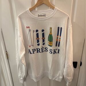 NWOT - White Après Ski Sweatshirt